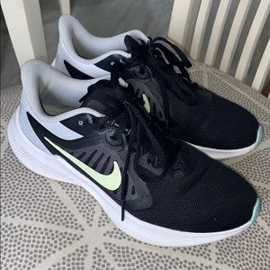 Women’s Nike shoes